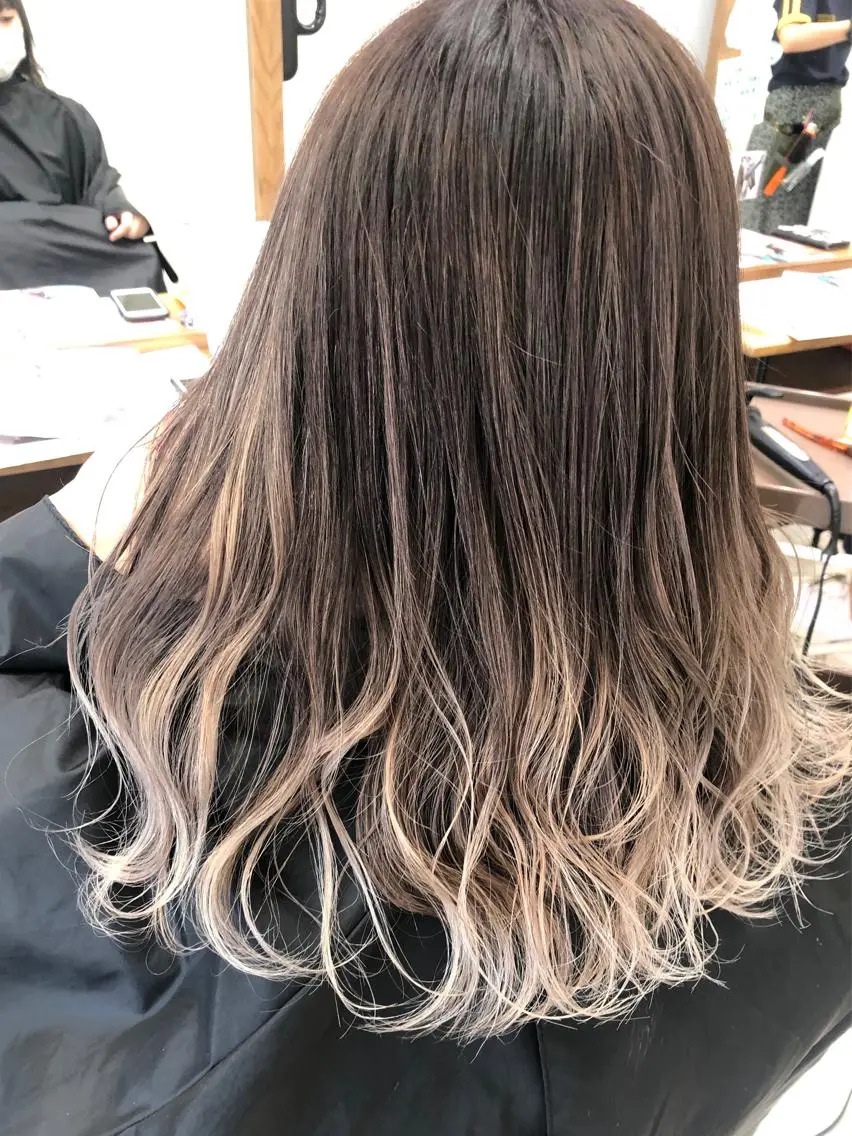 ロング レイヤーカット Kaede .のヘアスタイル