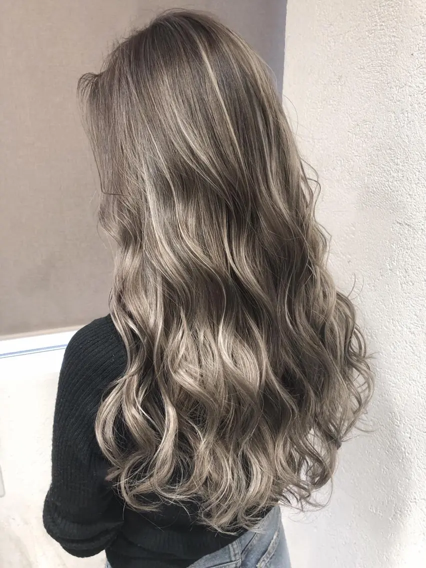 ロング カラー ベージュカラー ハイライトカラー 3Dハイライト ハイライト biscohair 髪にドラマを。のヘアスタイル