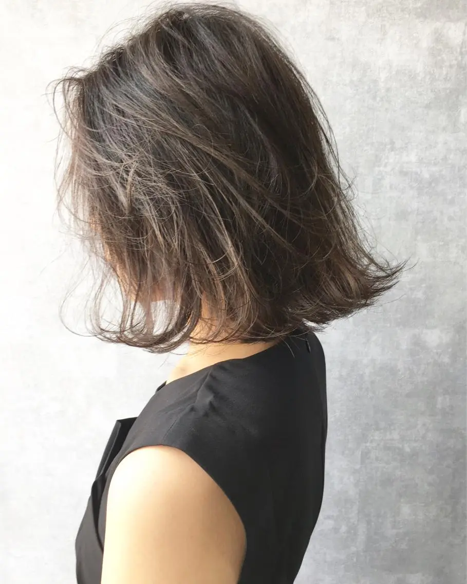 ショート カラー グラデーションカラー グレージュ ハイライトカラー オリーブグレージュ オリーブグレー レイヤーカット BLend 渋谷のヘアスタイル