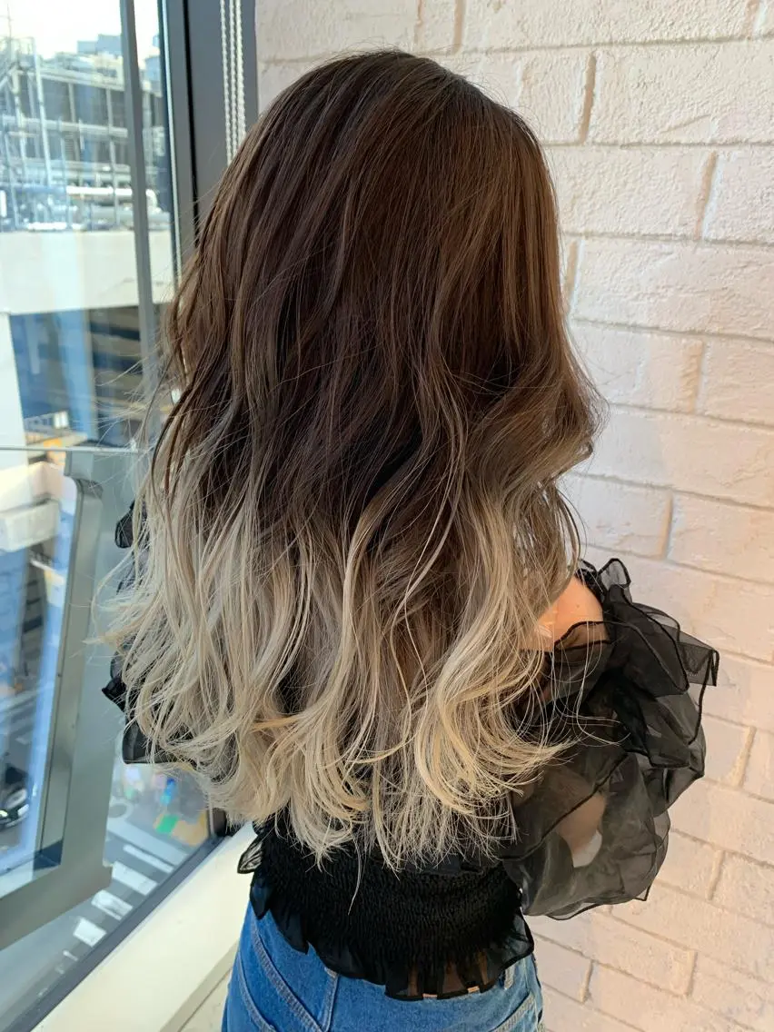 ロング カラー 韓国レイヤー×艶髪 ハイトーンRyukiのヘアスタイル