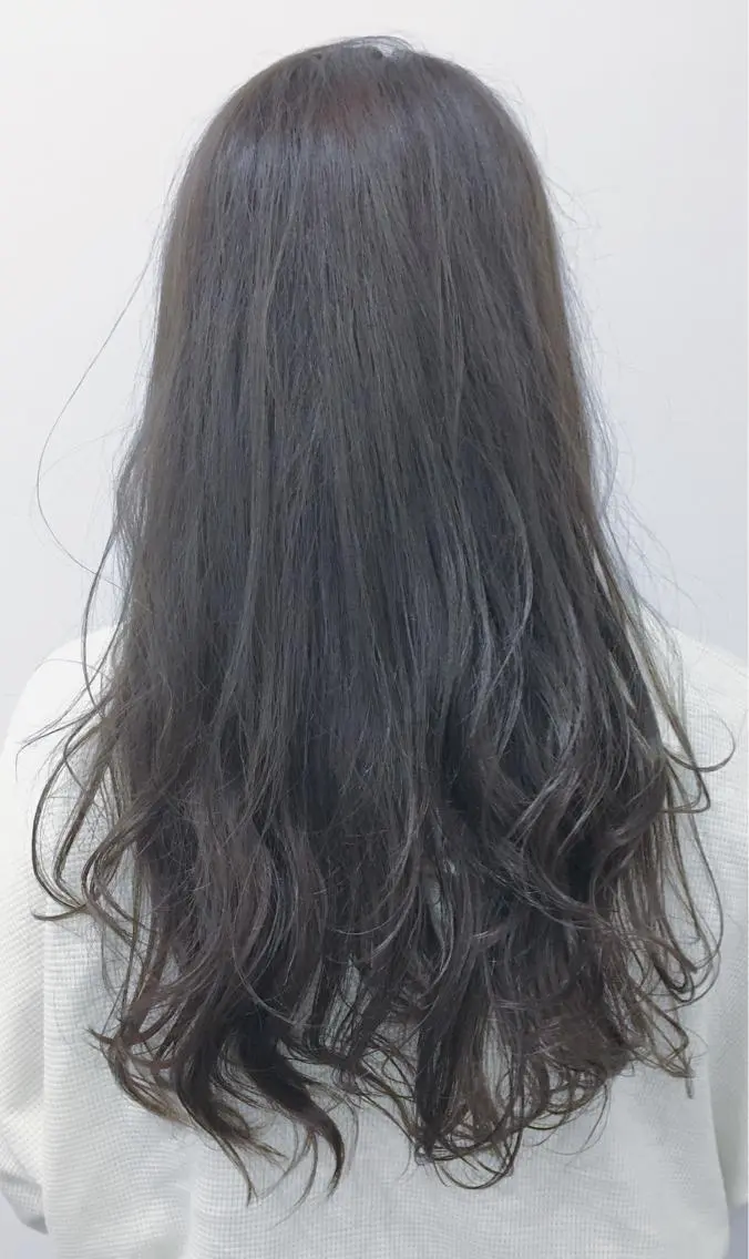 ロング カラー アディクシーカラー ブリーチ グレージュ ブリーチなしカラー tipi 香椎・千早のヘアスタイル