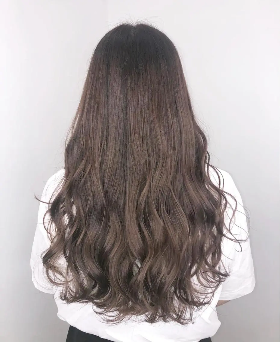 ロング カラー 手島 カミラのヘアスタイル