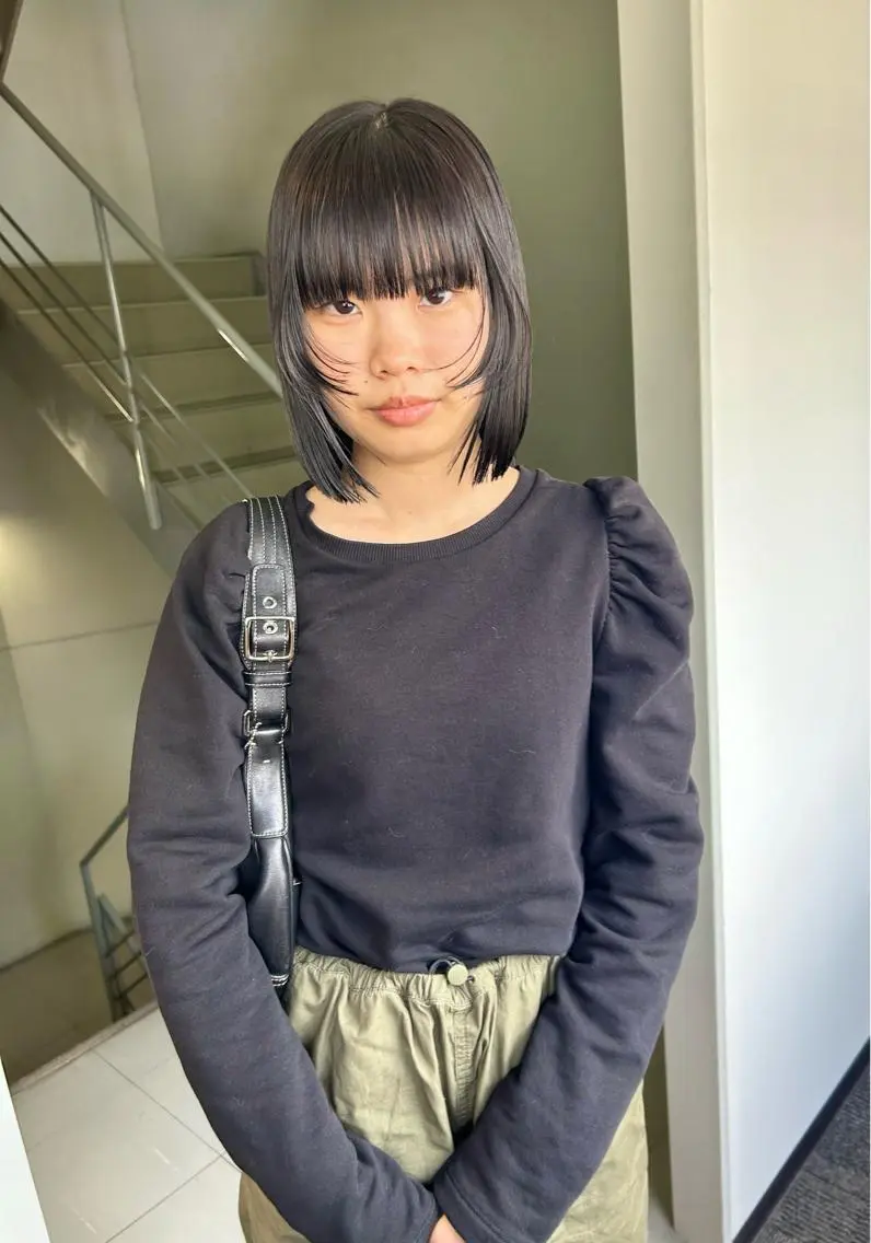 ショート カラー パーマ ヘアアレンジ 黒髪 透明感カラー ボブ 顔まわりレイヤー レイヤーカット デザインカラー/ボブ ブリーチカラー/ユリのヘアスタイル