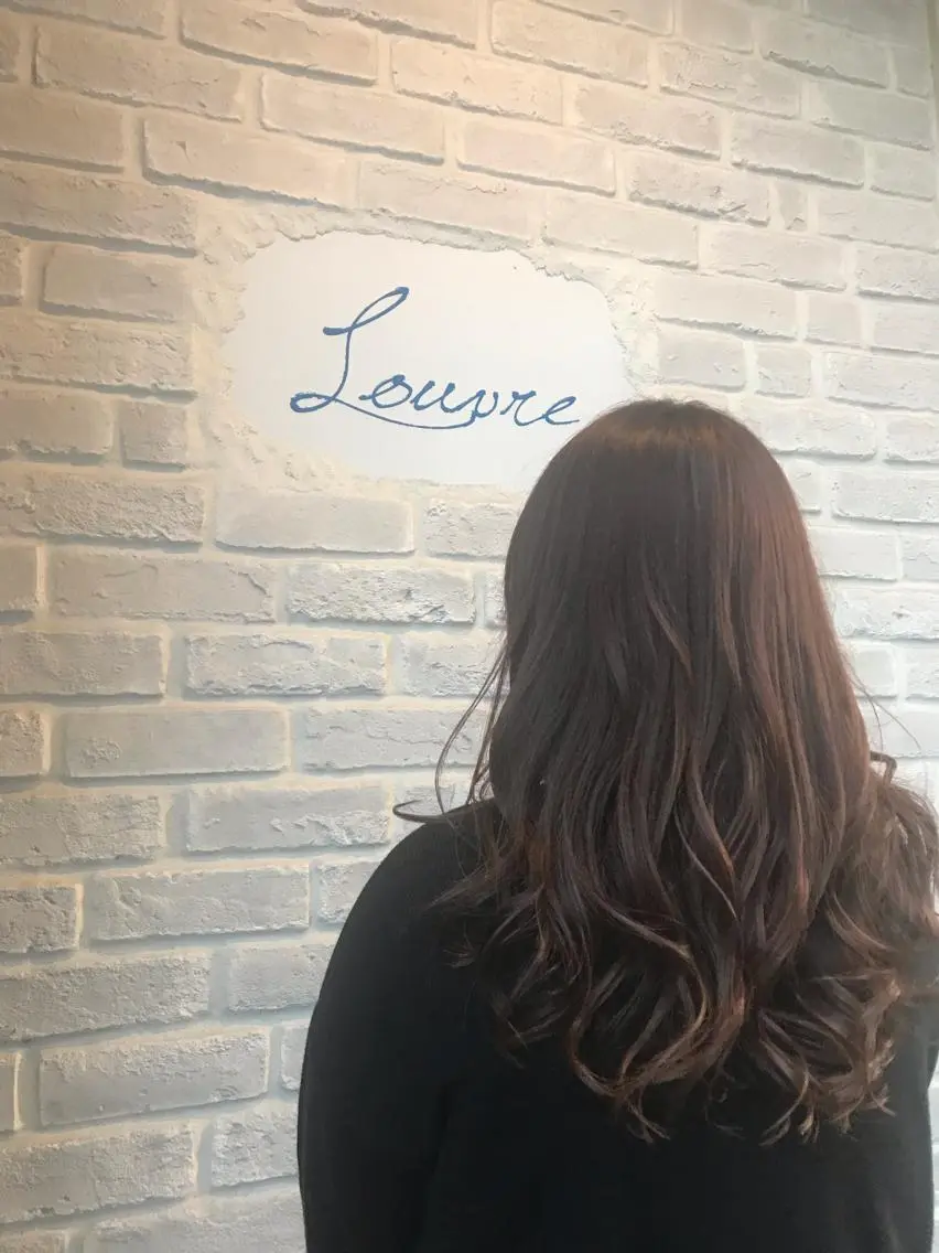 ロング カラー ベージュカラー ヘアカラー トリートメント 長尾 桃佳のヘアスタイル