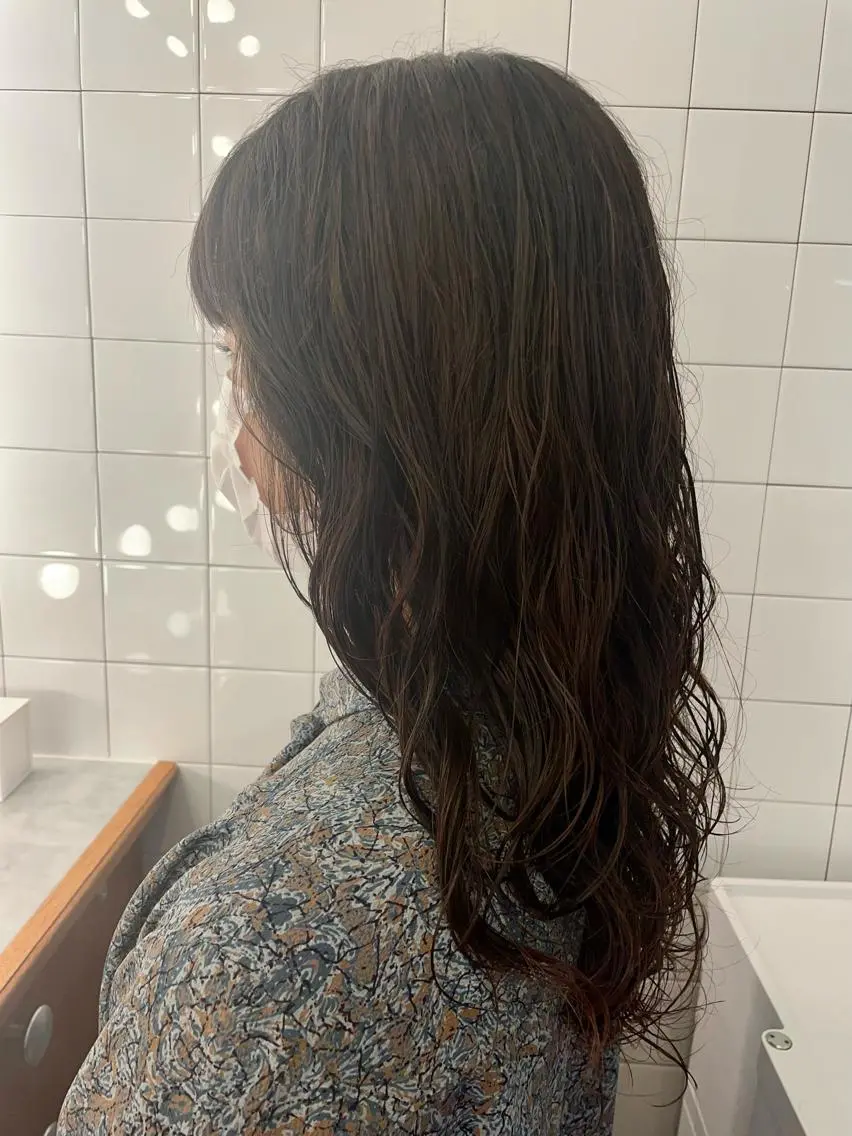 セミロング パーマ セミロングパーマ トリートメント デジタルパーマ 酸熱トリートメント ハイトーン 🌷ハルミ🌷のヘアスタイル