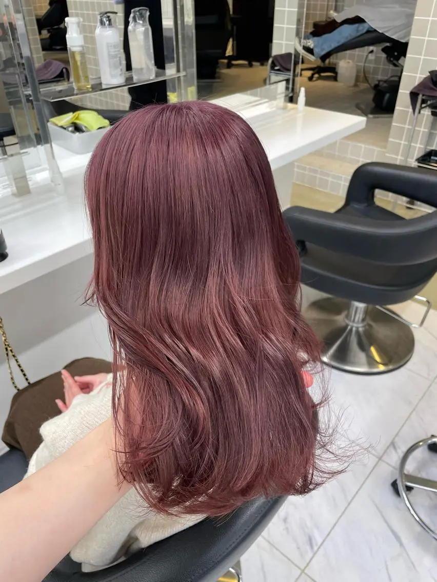 ロング カラー 抜け感レイヤー︴ ニュアンスカラーのヘアスタイル