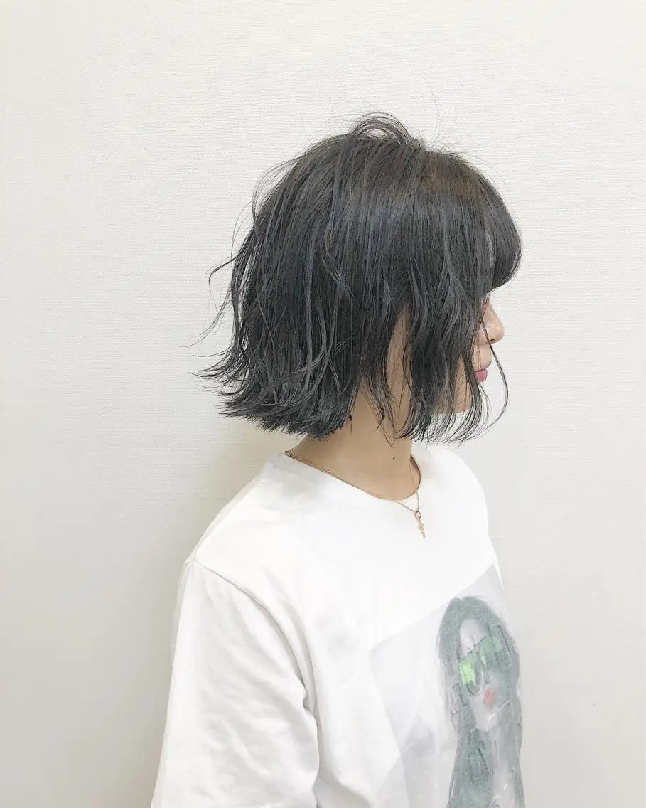 ショート アッシュ アッシュグレー レイヤー×縮毛矯正 深見 拓のヘアスタイル