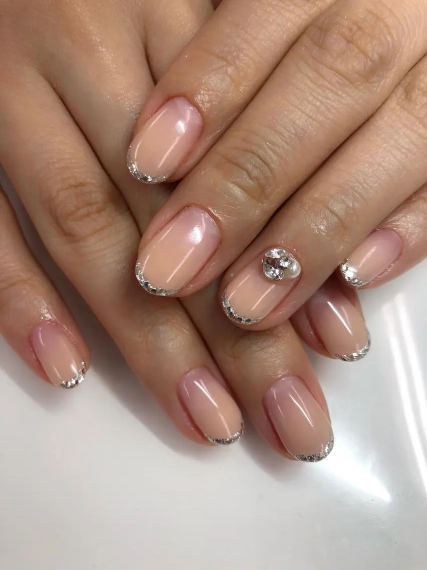 ネイル フレンチネイル ストーンネイル ハンドネイル Nail salon Museのネイルデザイン