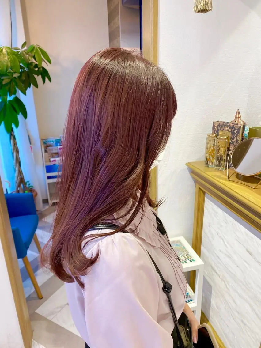 ミディアム カット ヘアカラー トリートメント レイヤーカット /透明感カラー西田のヘアスタイル
