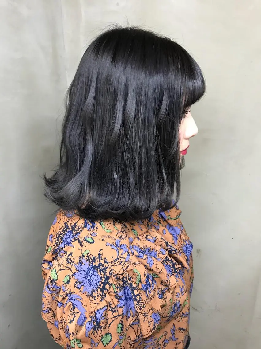セミロング カラー イルミナカラー 岡本 智次のヘアスタイル