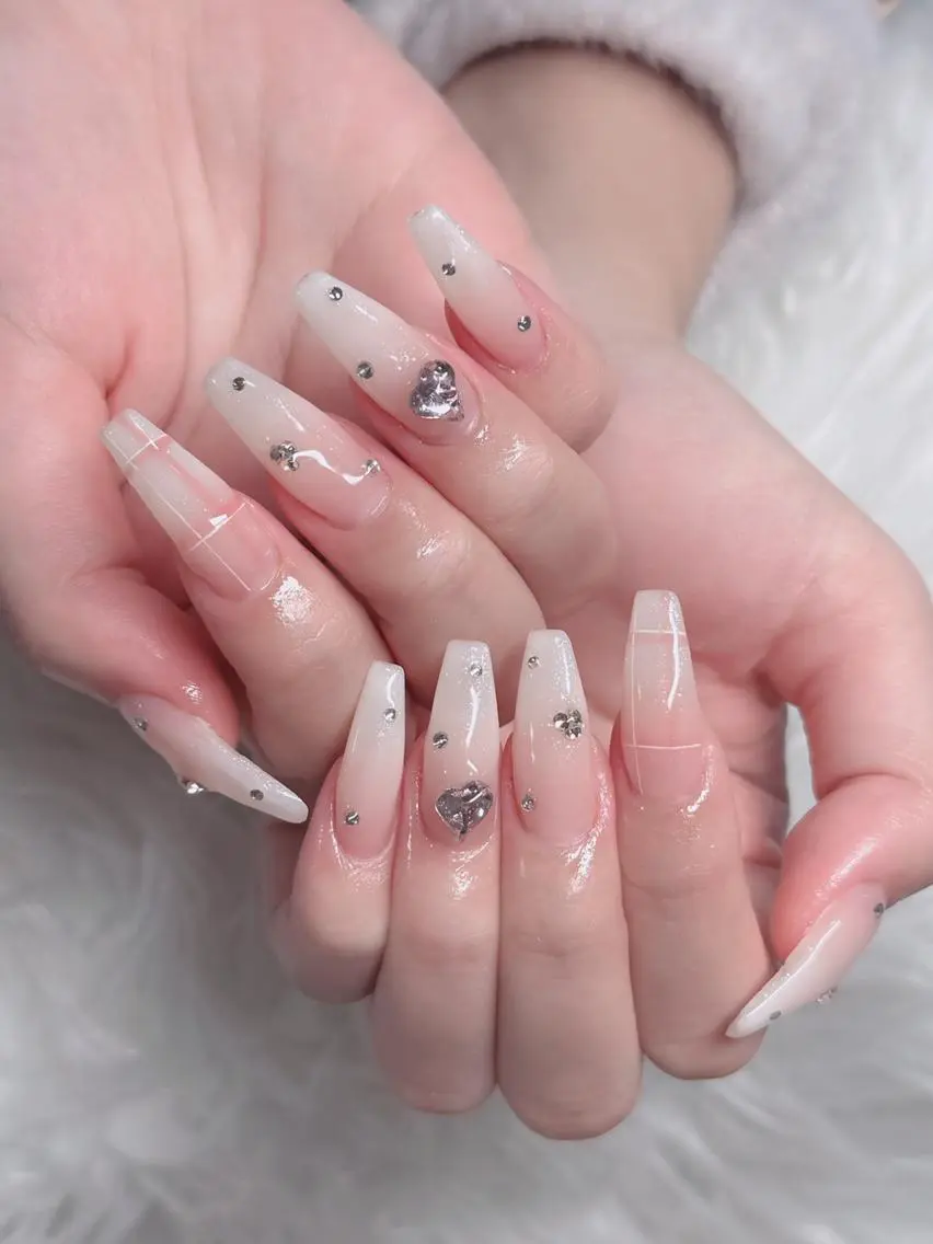 ネイル フレンチネイル ガーリー キラキラネイル ピンク 春ネイル ハンドネイル H.baby Nail Salonのネイルデザイン