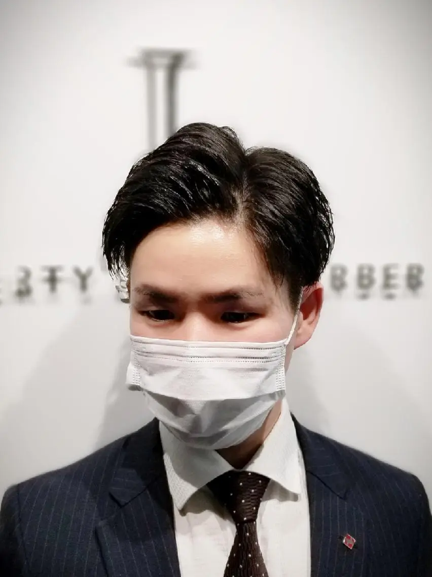 メンズ ショート メンズブリーチ ビジネス フェードカット メンズ韓国風 マッシュ LIBERTY・野地 barber NDのヘアスタイル