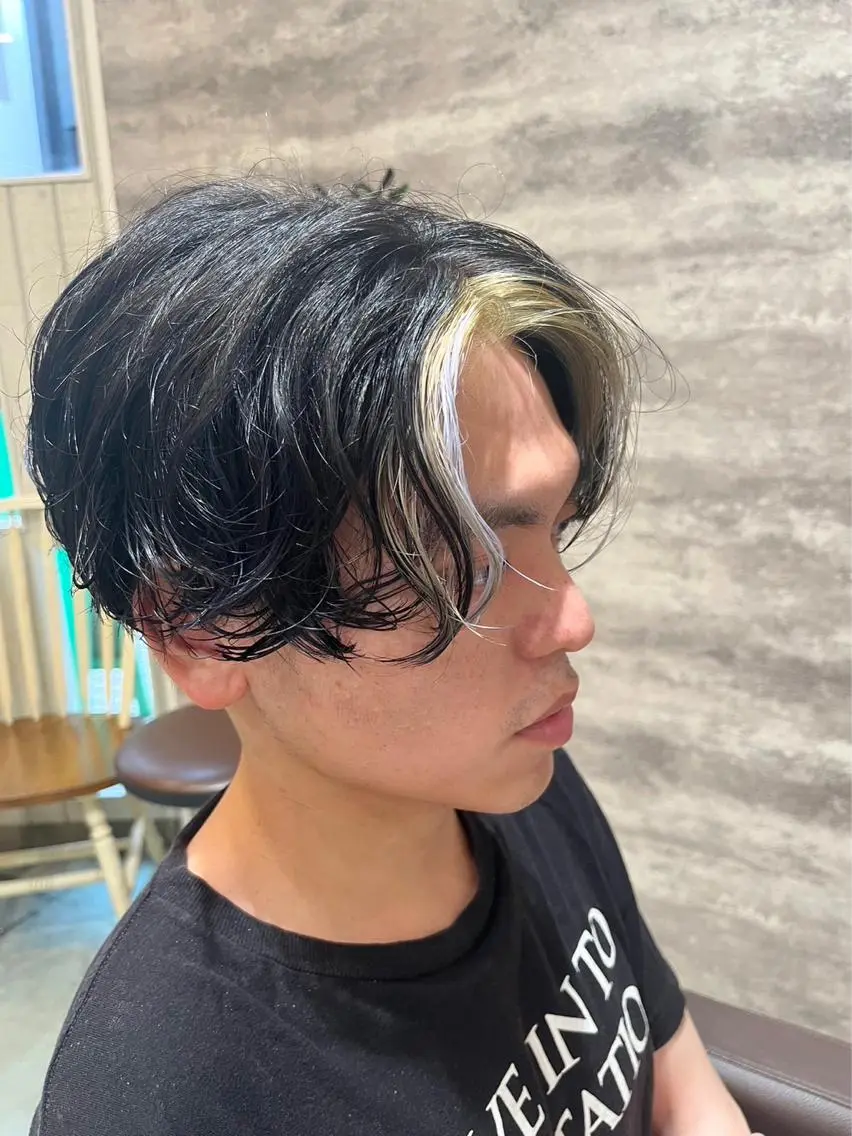 メンズ メンズブリーチ メンズハイライト メンズインナーカラー メンズ韓国風 Blanco Color&Careのヘアスタイル