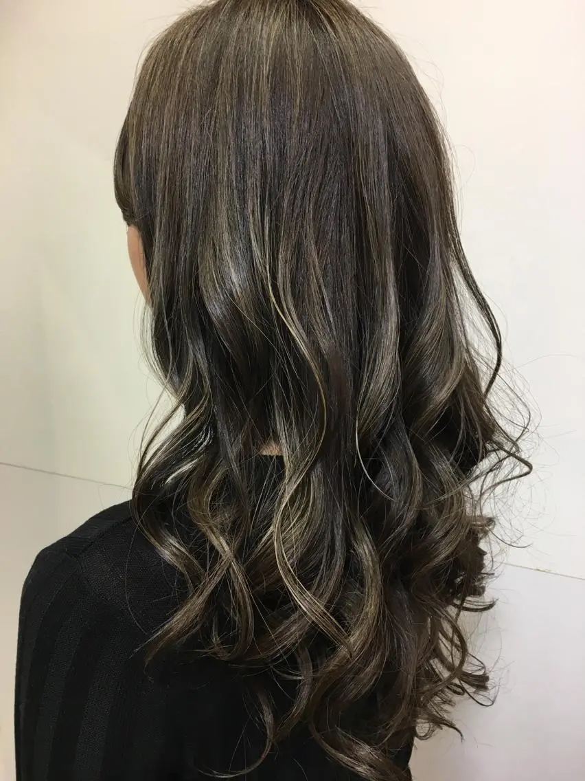 ロング カラー ハイライトカラー ハイライト ブリーチ👩‍🦳/ ‪✂︎MANAMIのヘアスタイル