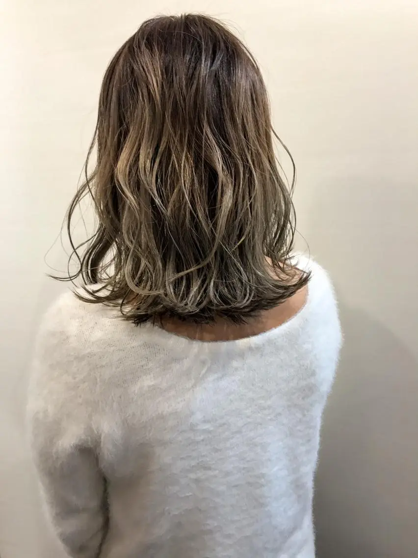 セミロング カラー グラデーションカラー 髪質改善 高橋 勇樹のヘアスタイル