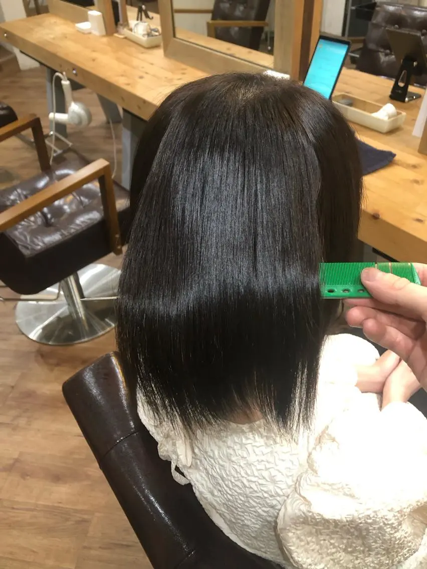ミディアム カラー パーマ カット ヘアカラー 縮毛矯正 トリートメント 縮毛矯正/髪質改善 予約はリクエストからのヘアスタイル