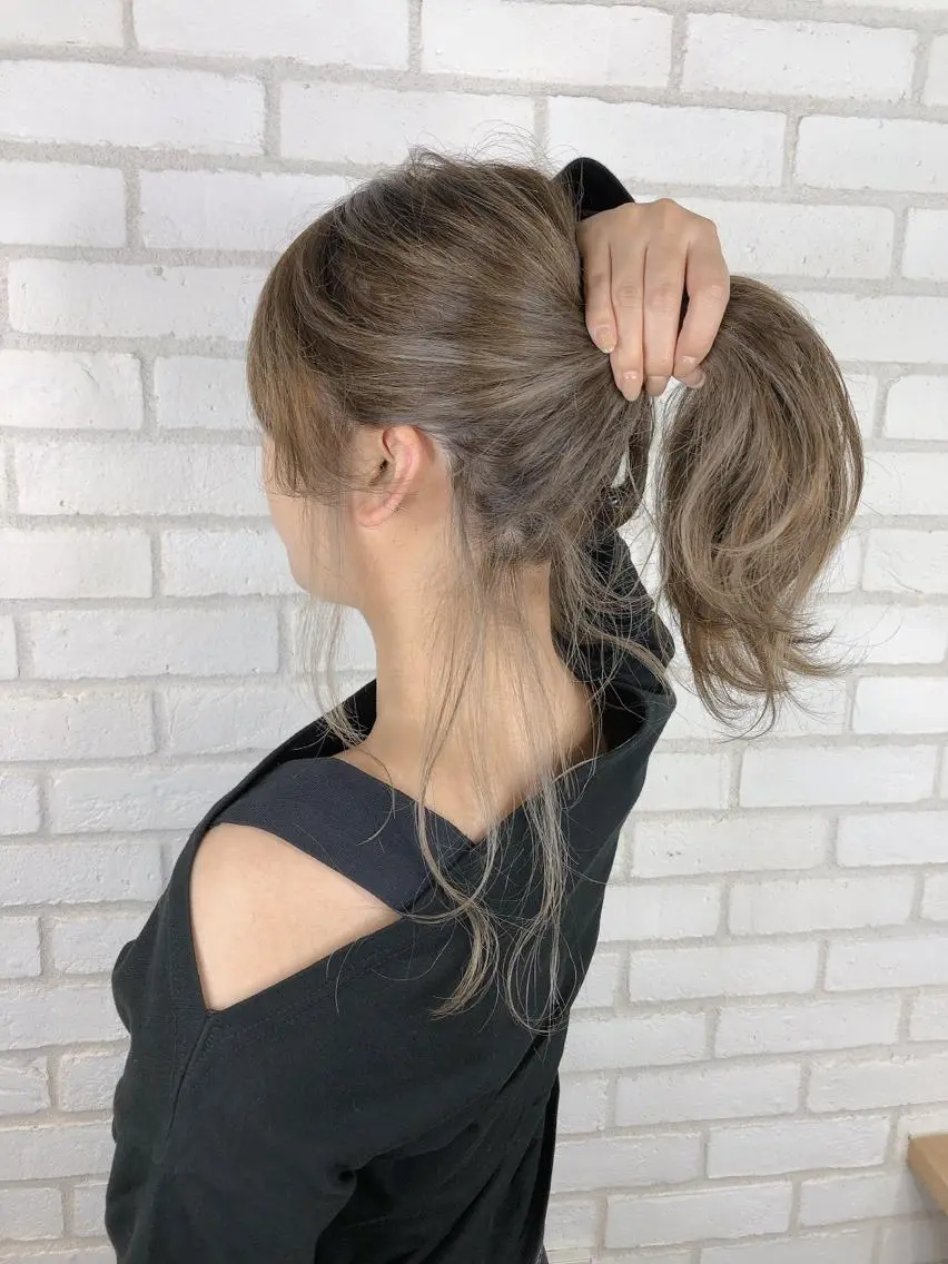 セミロング カラー 小島 侑衣のヘアスタイル