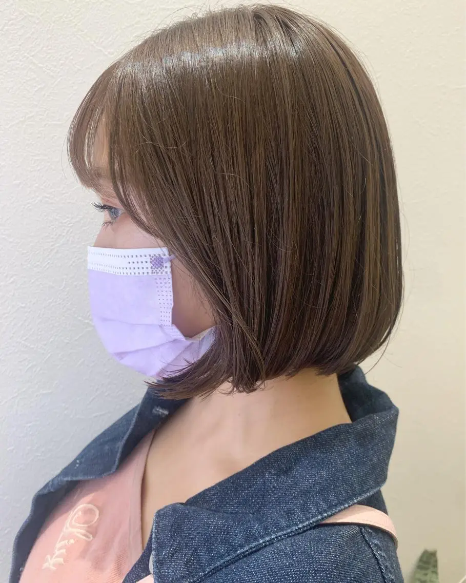 ショート カラー ベージュカラー ブリーチ ブリーチなしカラー オリーブベージュ ボブ hubhair レイヤー/透明感のヘアスタイル