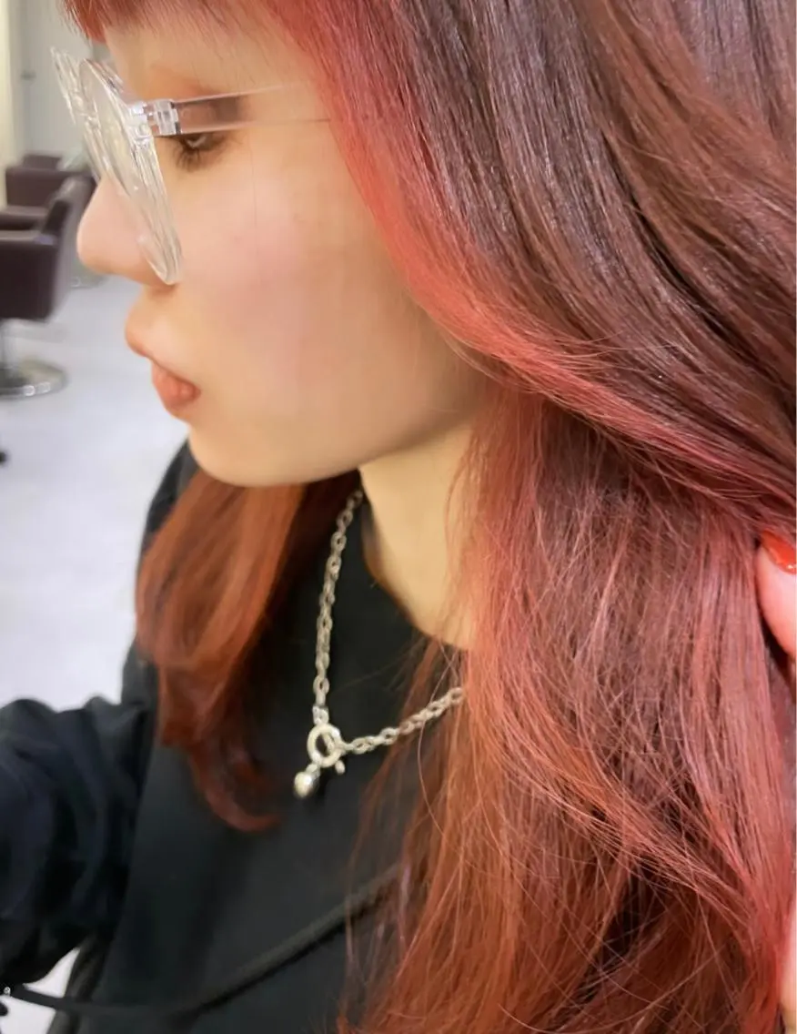 カラー ミストバング  フェイスフレーミング 長岡 明音のヘアスタイル