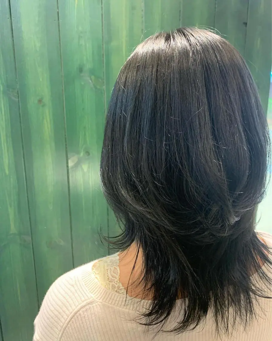 ミディアム カット トリートメント レイヤーカット・ 縮毛矯正 星野のヘアスタイル