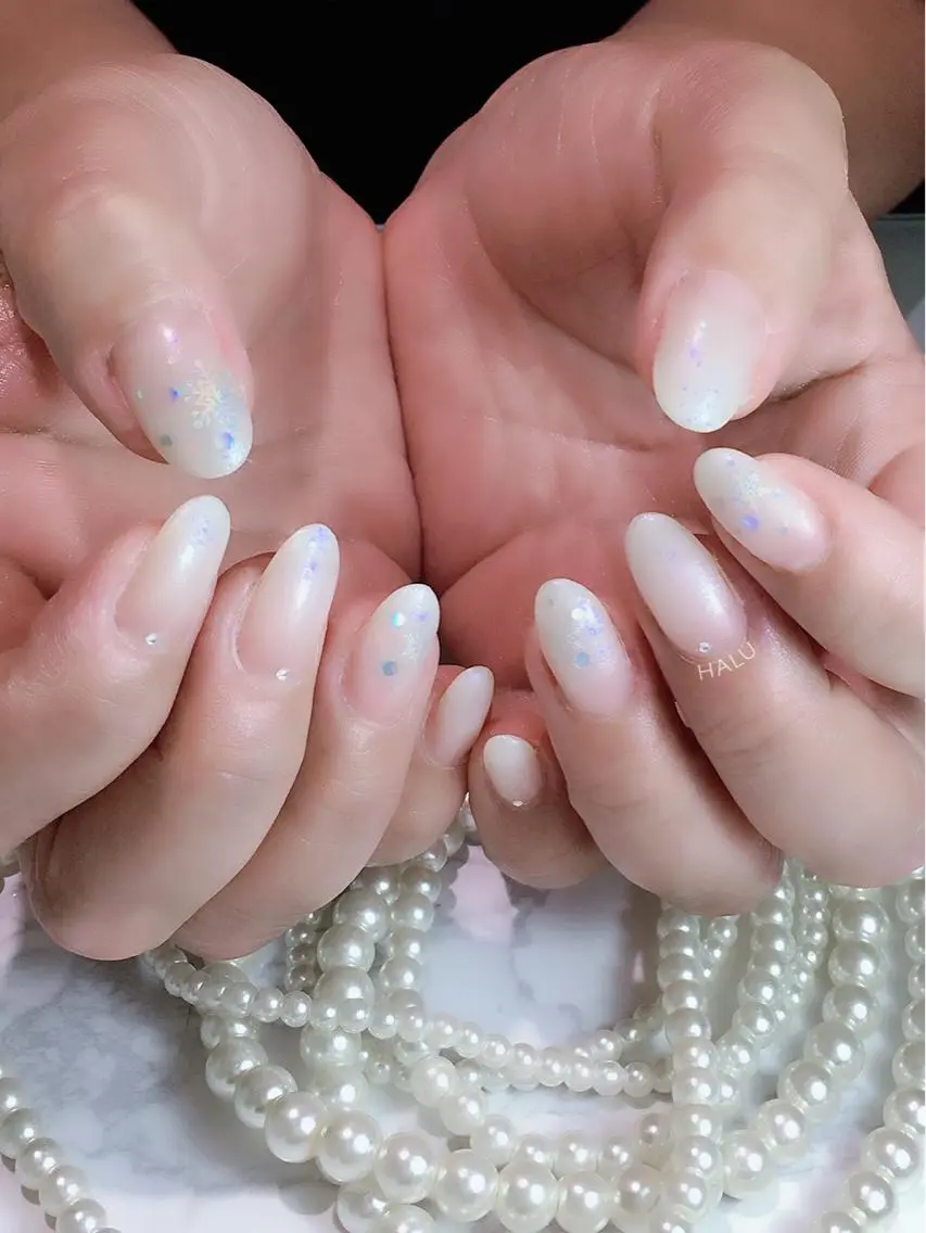 ネイル グラデーション ホワイト HALU ハルのネイルデザイン