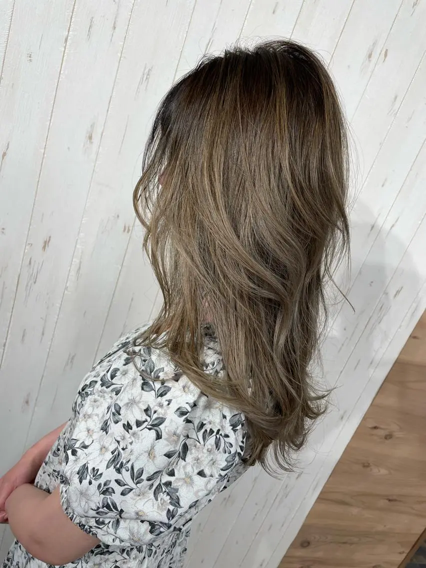 ロング 外国人風カラー ハイライト 韓国風ヘア レイヤーカット カット ヘアカラー AN'TIA小作代表 ⭐︎kazuma⭐︎のヘアスタイル