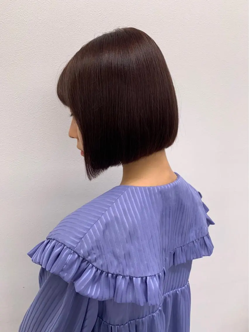 ショート カラー ハイトーン×レイヤー カットTAKUMIのヘアスタイル