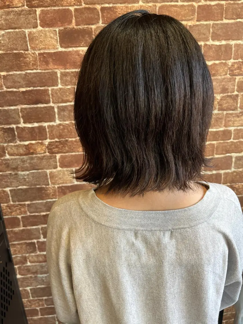 ミディアム カラー パーマ ヘアアレンジ メンズ キッズ ネイル アイブロウ ミディアムパーマ メンズハイライト メンズパーマ ブラウンカラー ケアカラー 久木原 ゆりのヘアスタイル