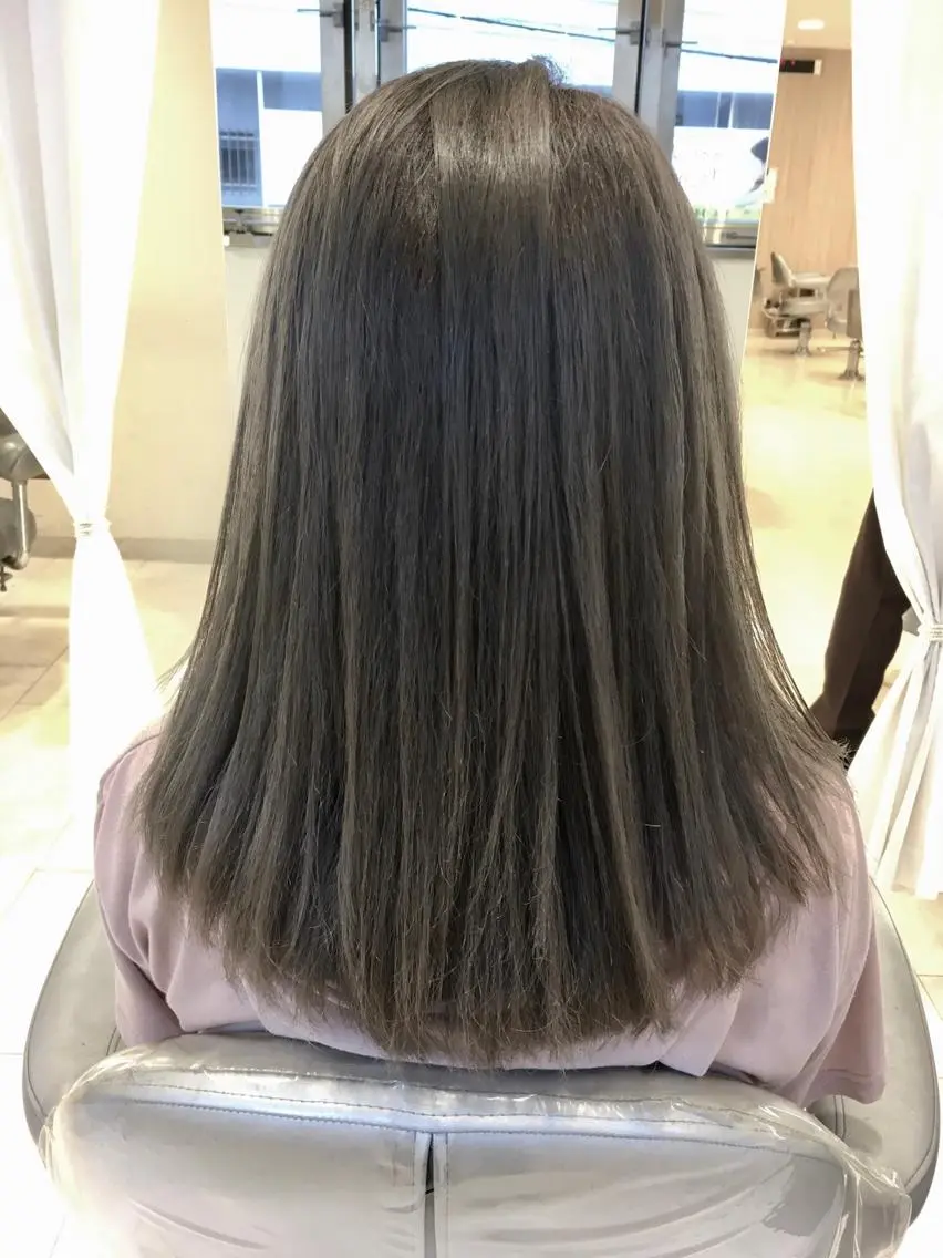 ミディアム カラー グレージュ ヘアカラー トリートメント 森島 雅之のヘアスタイル