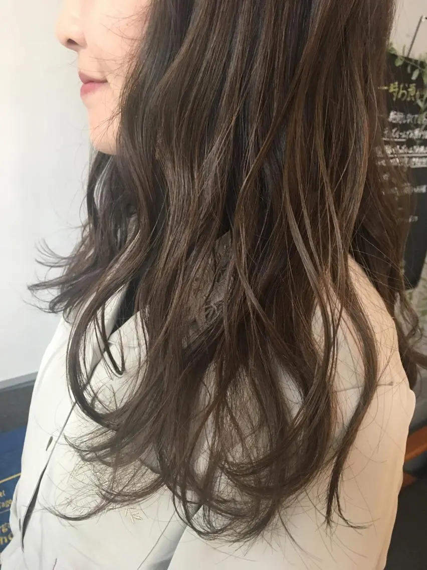 ロング カラー グレージュ 🌿椿 夢来🌿のヘアスタイル