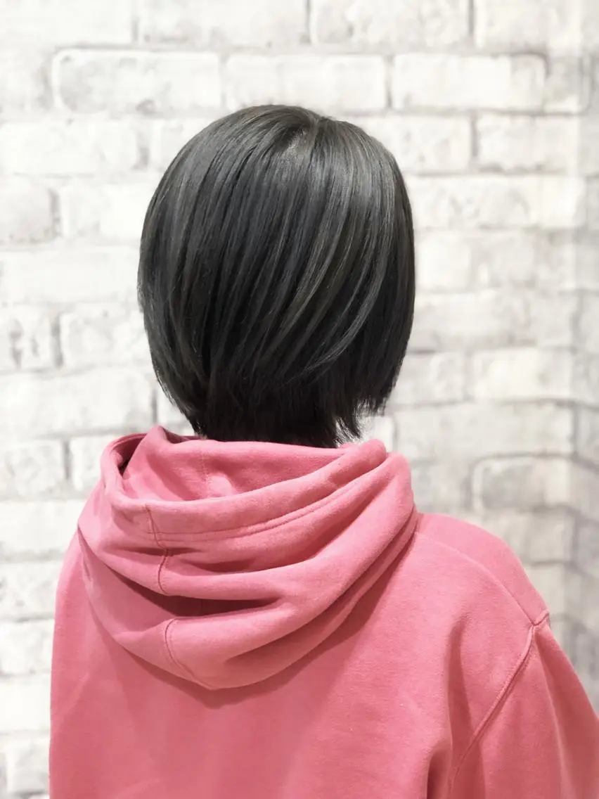 ショート カラー ヘアアレンジ アッシュ ブリーチ ヘアカラー トリートメント 秋山 幸太のヘアスタイル