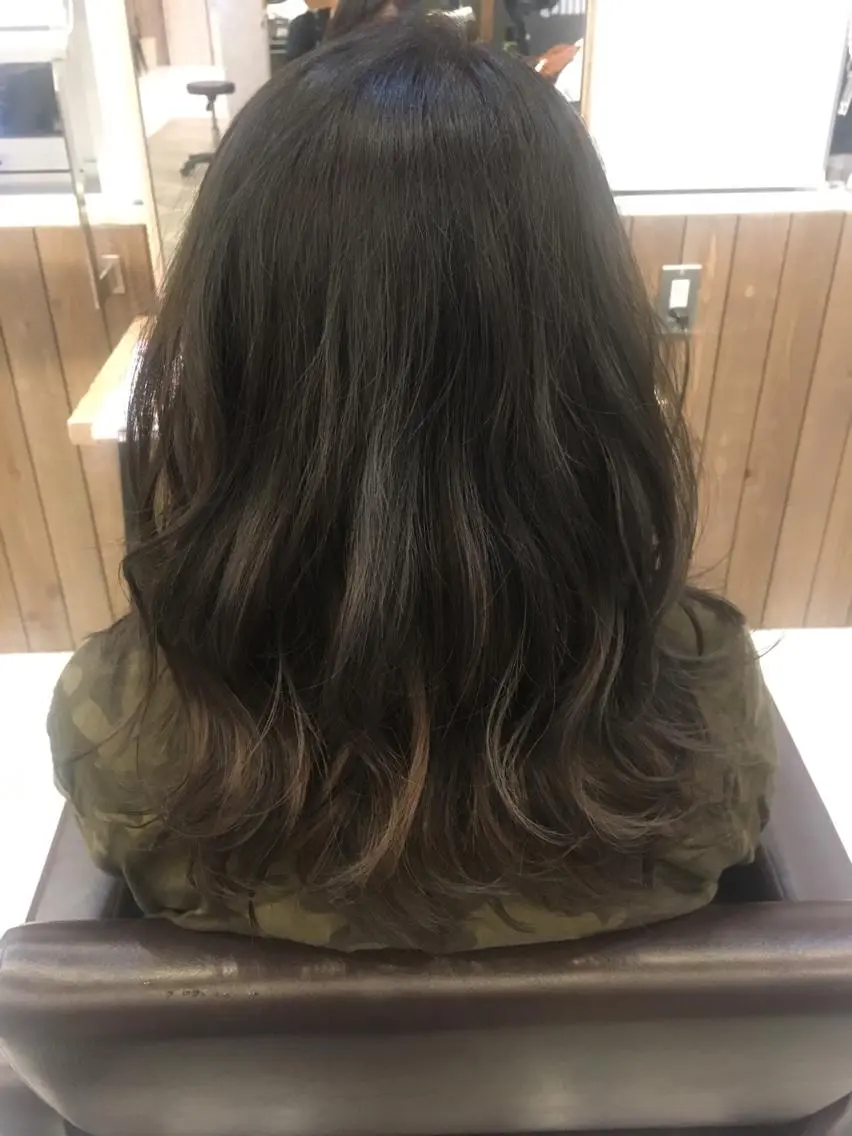 セミロング 土屋 ゆうこのヘアスタイル