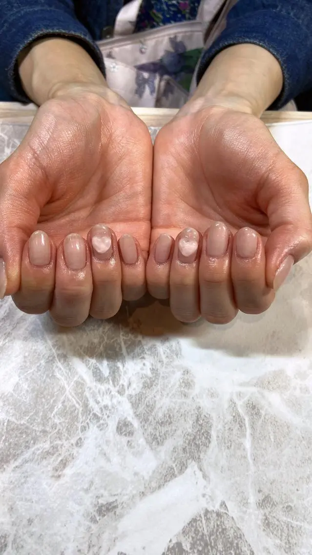 ミディアム ネイル ハート ぷっくりネイル ネイルサロン ステラのネイルデザイン