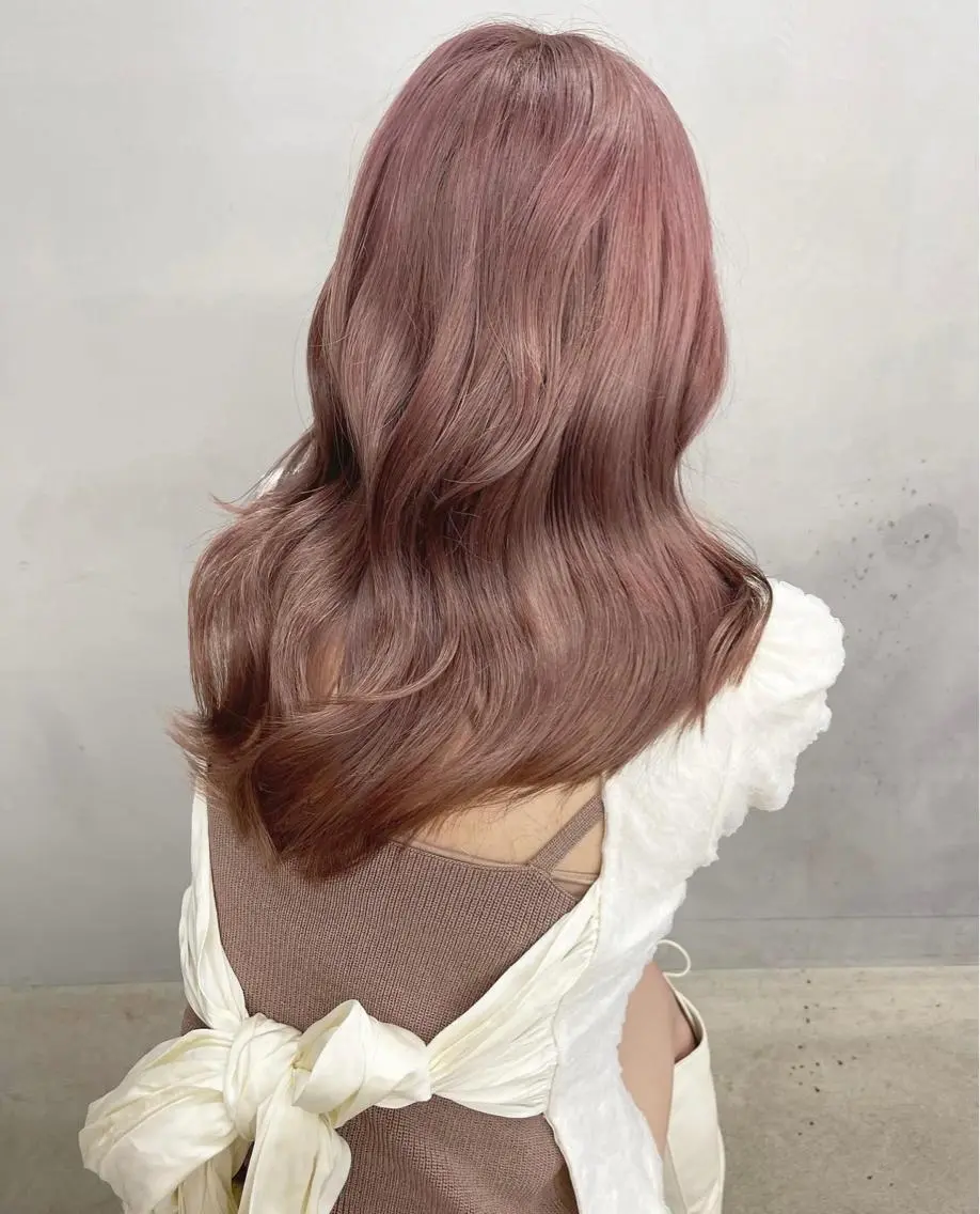セミロング カラー urara🤍 柔らかヘアのヘアスタイル