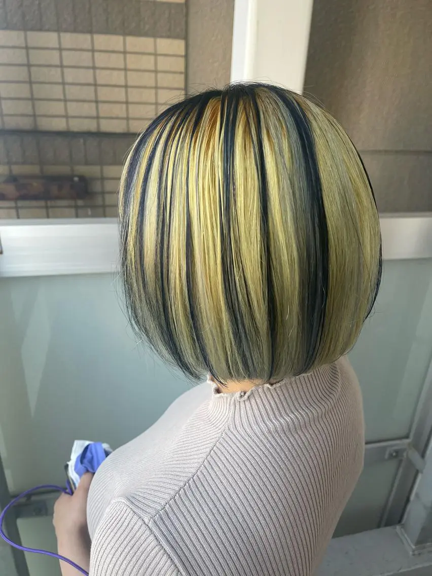 ミディアム カラー 岩谷/ブリーチ 🪽透明感カラーのヘアスタイル