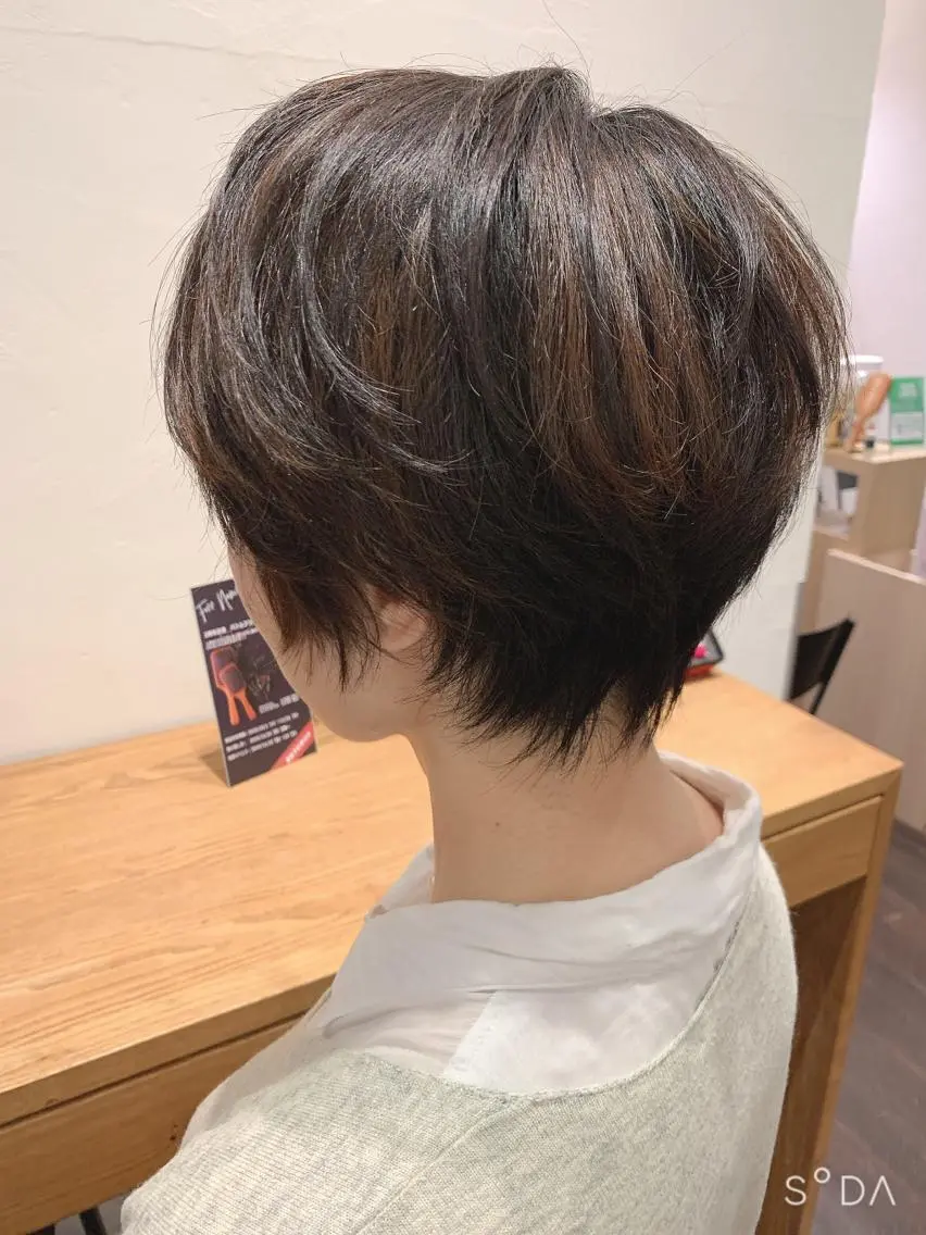 ショート カラー 🍀小顔ショート🍀 有賀祐貴のヘアスタイル