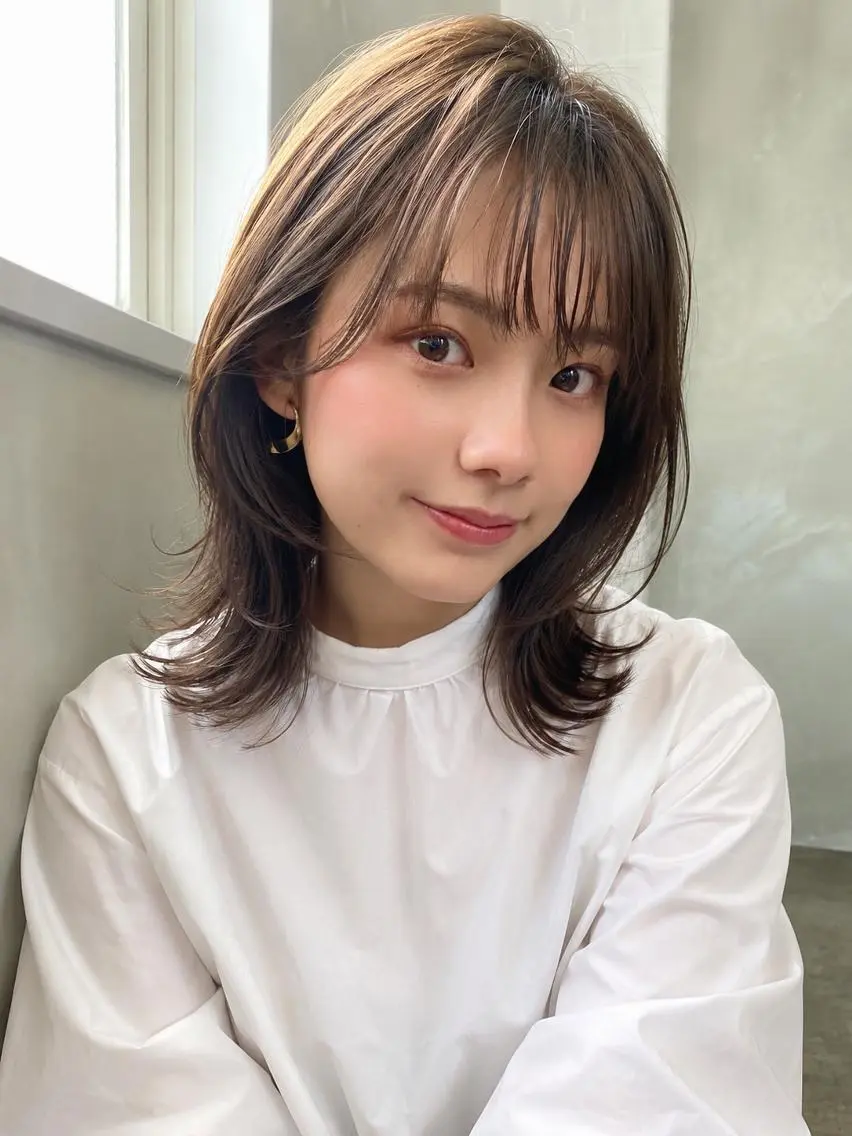 ミディアム カラー ブラウンカラー くびれヘア 顔まわりレイヤー 顔周りカット レイヤーカット カット ヘアカラー 透明感カラー/顔周り 臼井いつみのヘアスタイル