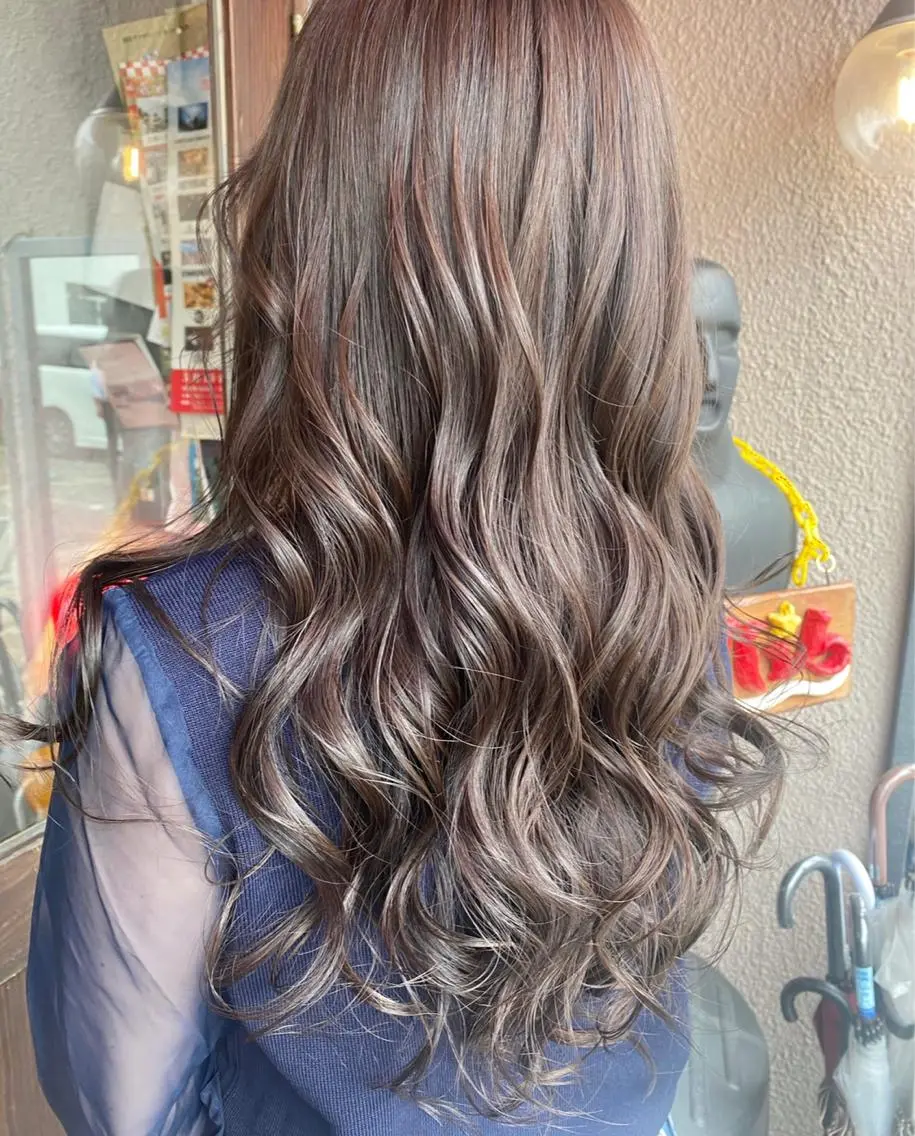ロング カラー ハイライトカラー ハイライト ヘアカラー 玉木 育実のヘアスタイル