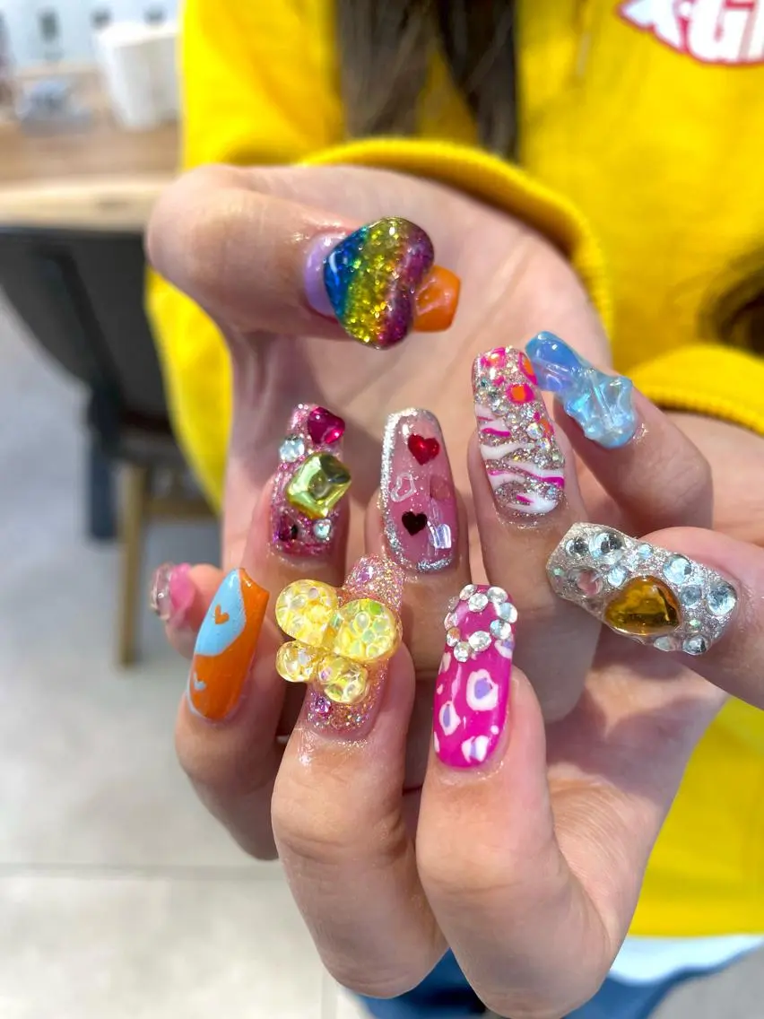 ネイル Shiori･:* 💫のネイルデザイン