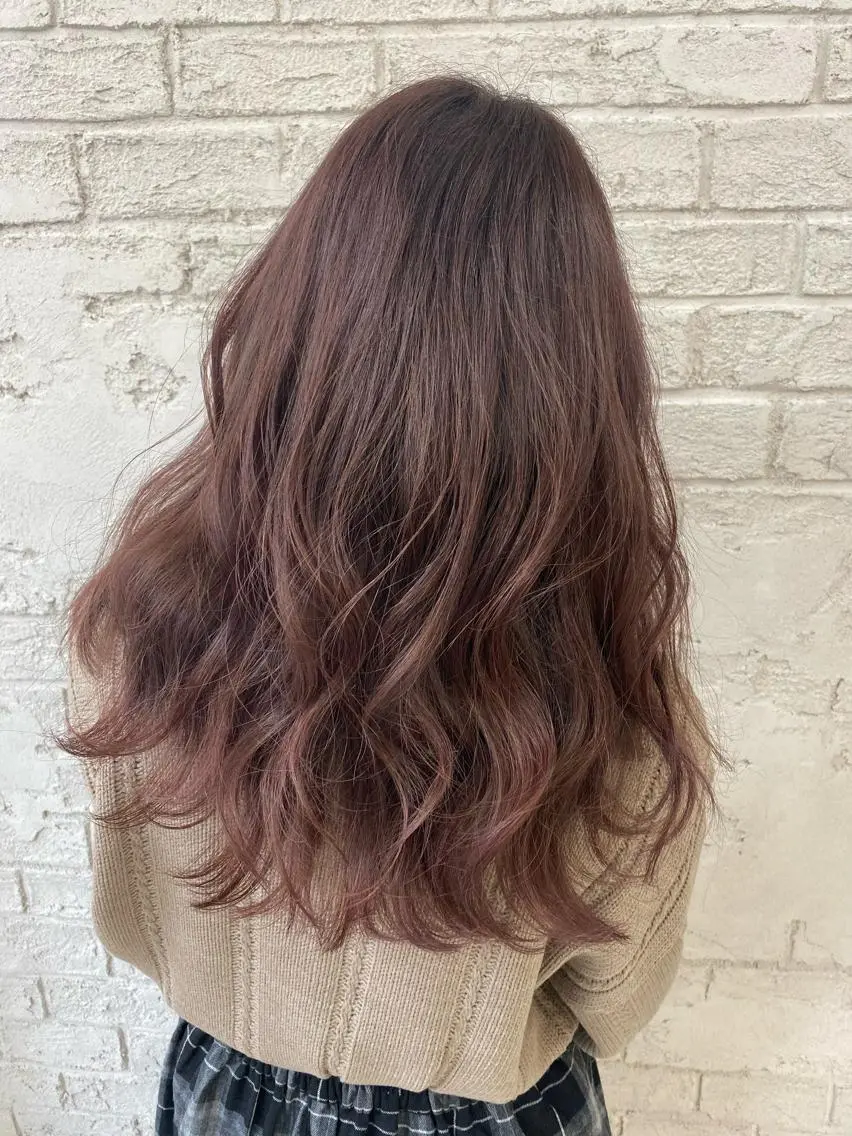 ロング カラー オリーブ/アッシュ やわらか透明感カラーのヘアスタイル