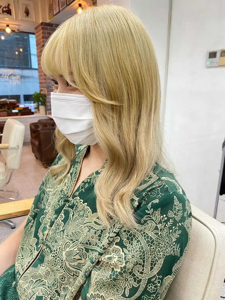 ミディアム カット エクステ レイヤーウルフ エクステ磯部のヘアスタイル