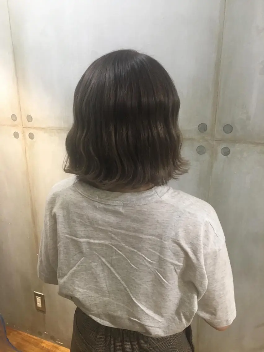 ミディアム カラー グレージュ 外国人風カラー モテ髪🎀aoi/ ヘアメ/カラー/池袋のヘアスタイル