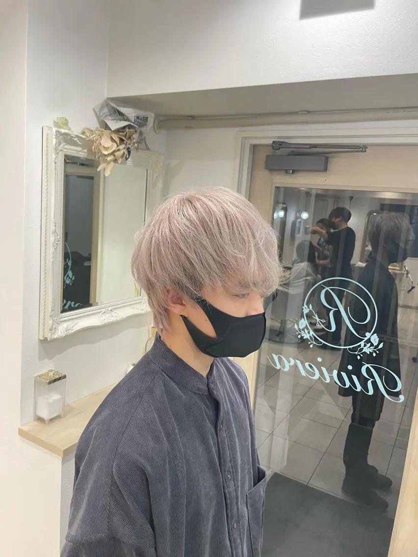 ショート カラー ベージュカラー ブリーチ ホワイトベージュ ウルフカット ミルクティーベージュ /三村克彦のヘアスタイル