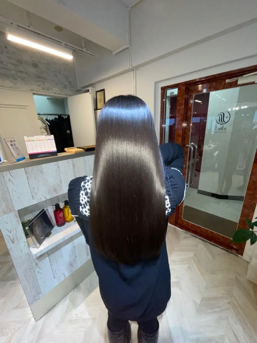 ロング カラー she2.新宿 Shotoのヘアスタイル
