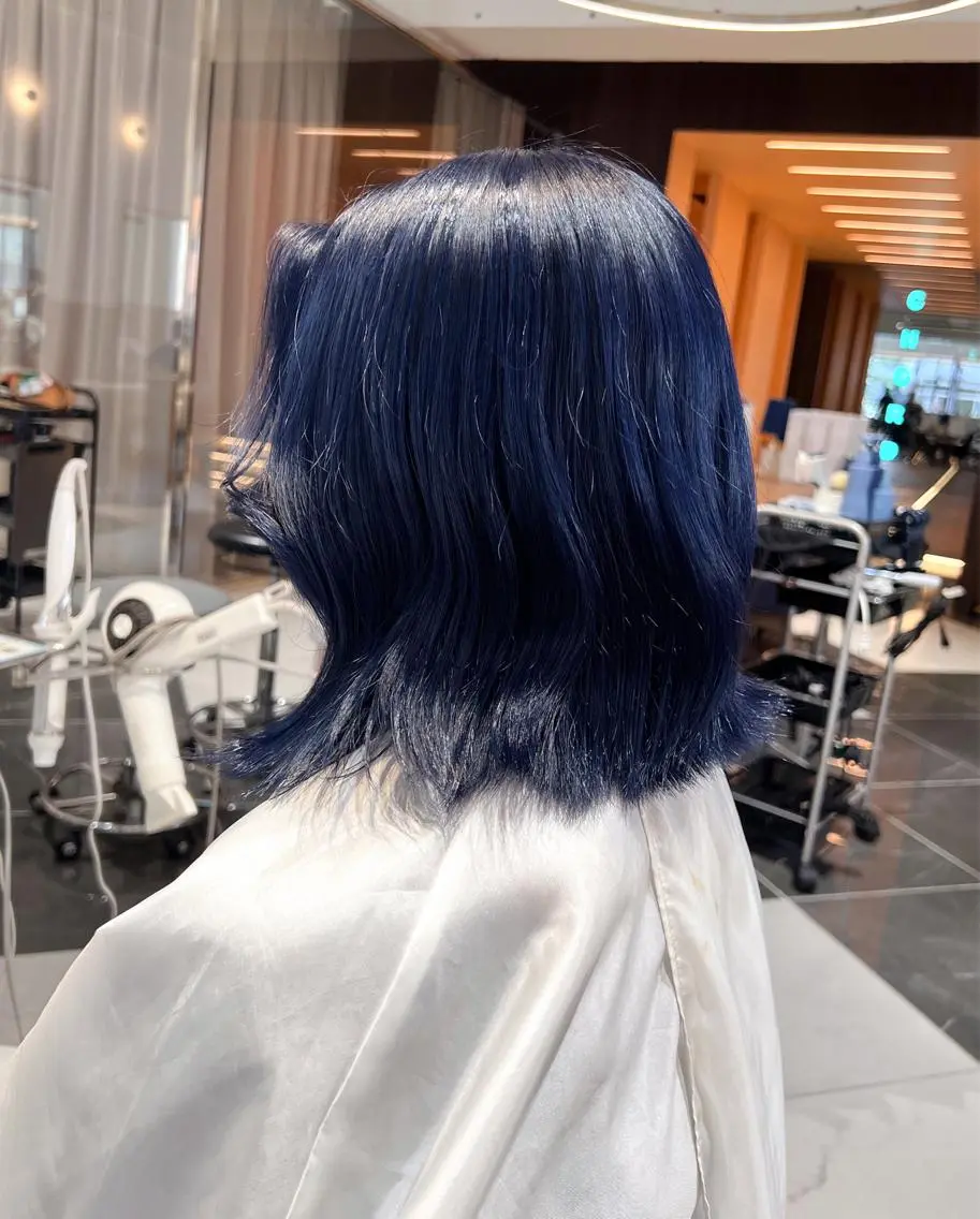 ショート カラー ブリーチ ブルーカラー ネイビーカラー シルバー ♡ KANON ♡のヘアスタイル