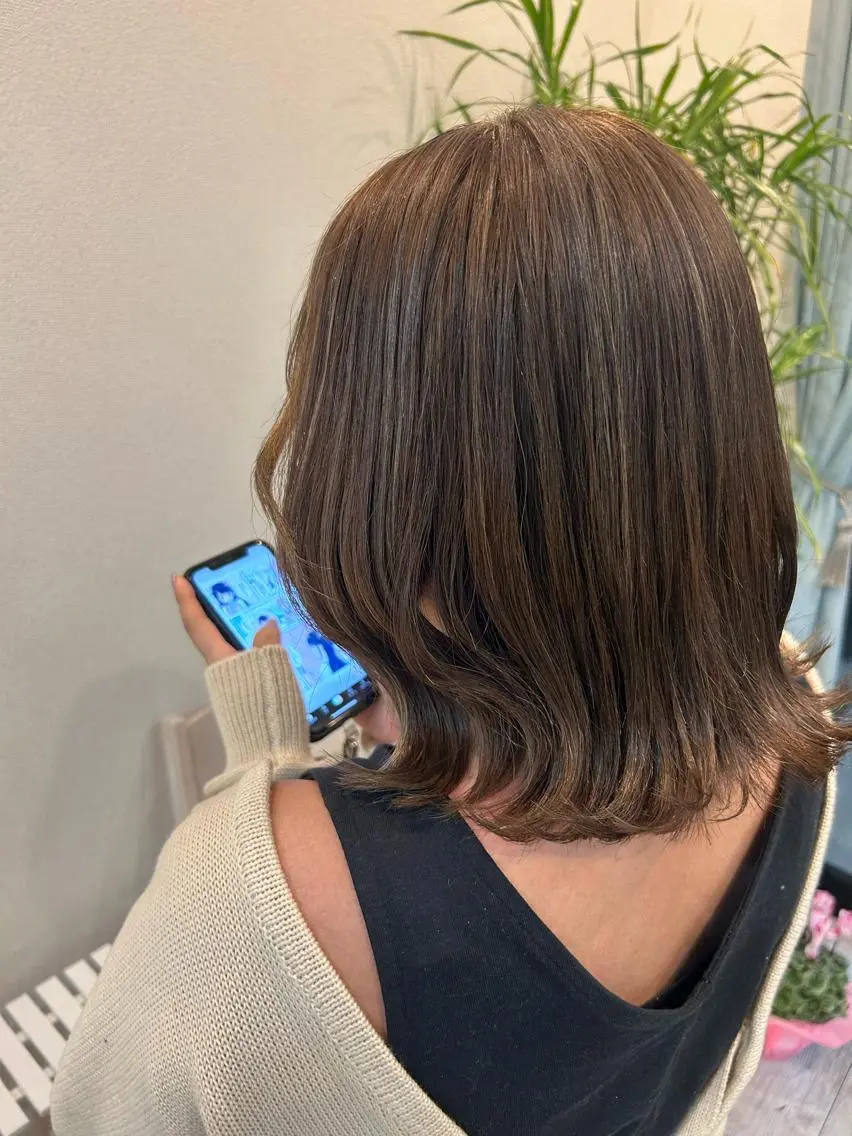 ミディアム カラー ブリーチ ケアブリーチ ハイライトカラー ハイライト トリートメント 🦖manami 🦖のヘアスタイル