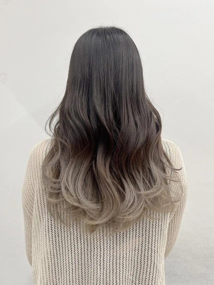 カラー ロング アディクシーカラー アッシュ ブルーカラー ダークアッシュ グレージュ 【公式】amble luxe 中野のヘアスタイル