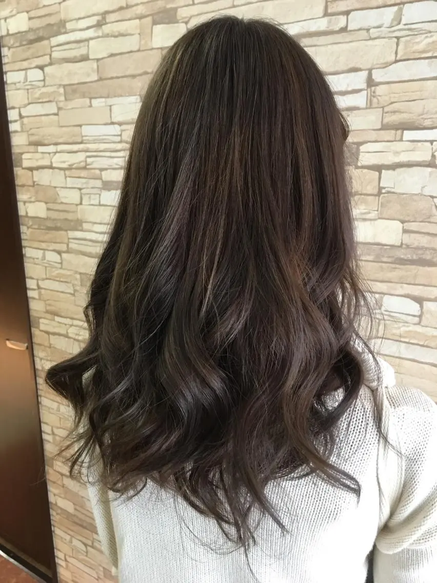 セミロング カラー ブリーチ 透明感カラー グレージュ BREK 袋井店のヘアスタイル