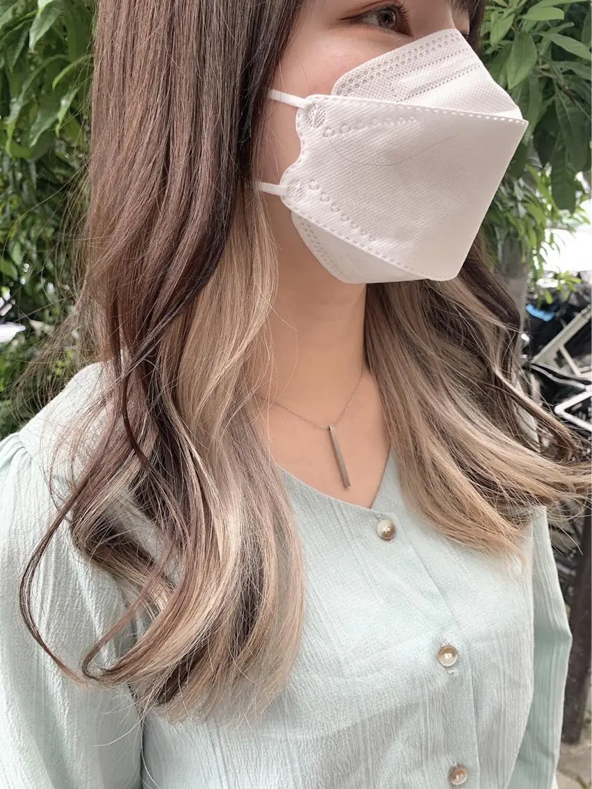 セミロング カラー ヘアアレンジ ベージュカラー ブリーチ ホワイトベージュ 髪質改善/ ツヤ髪カラー/高井のヘアスタイル