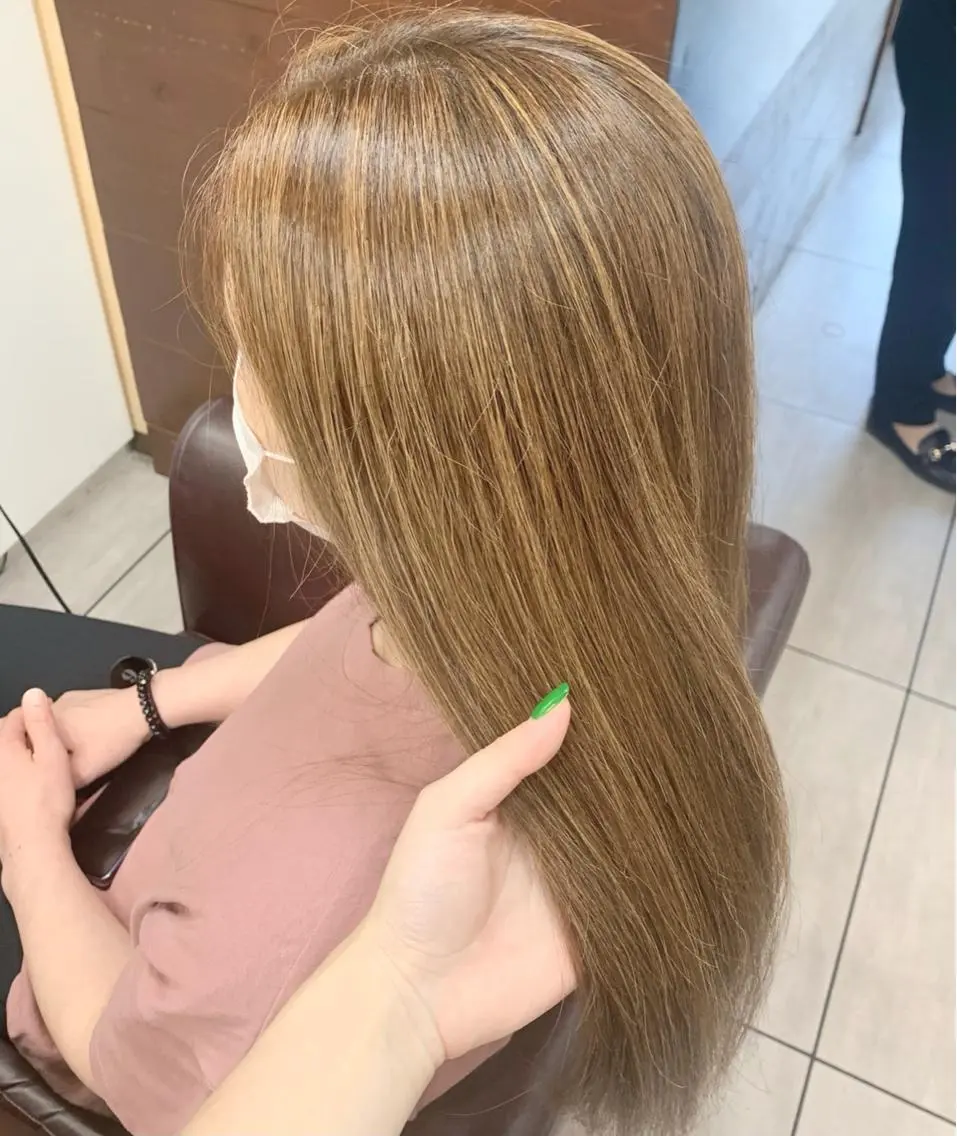 ロング レイヤー/艶髪カラー 森本くるみのヘアスタイル